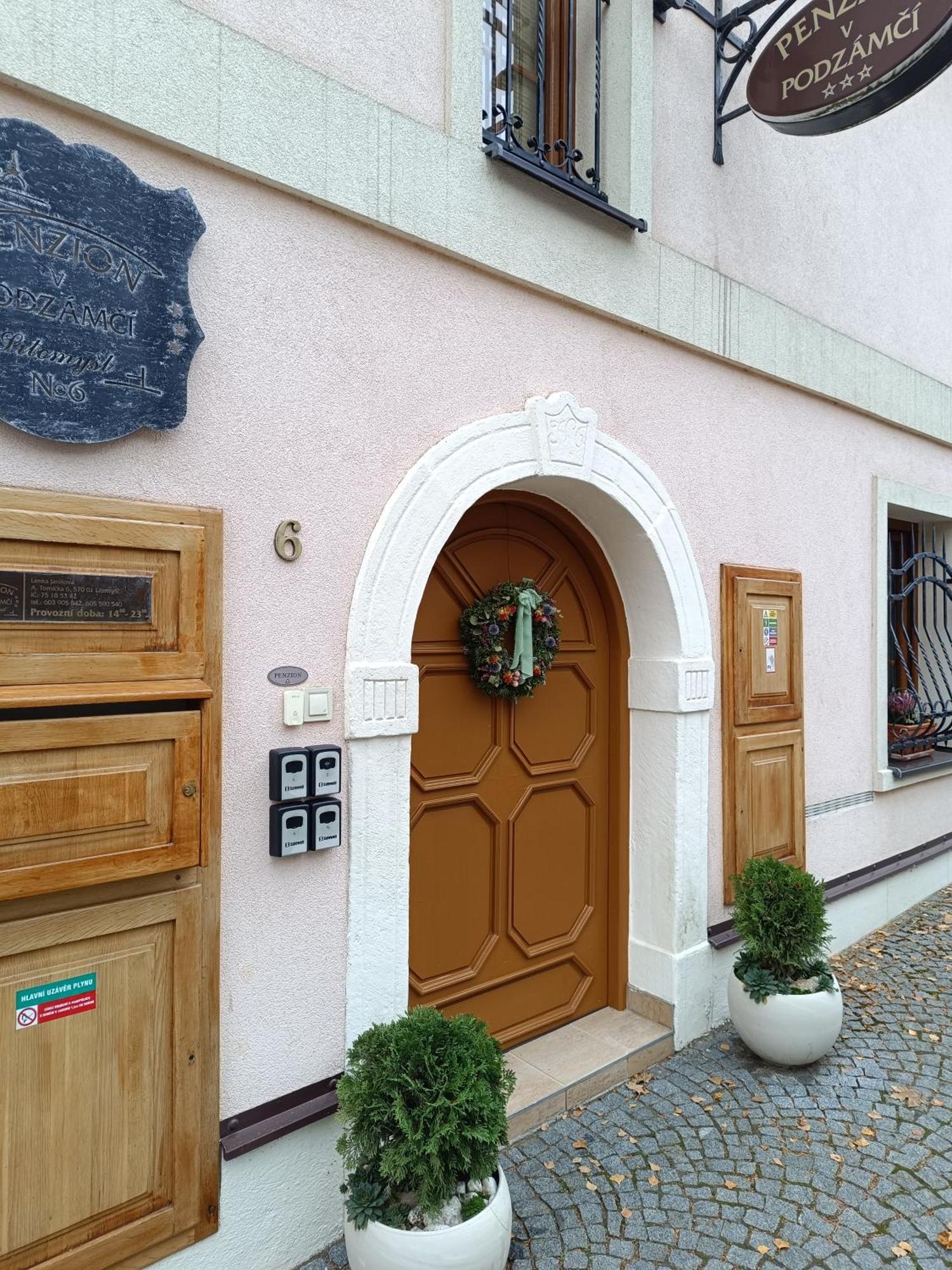 Penzion V Podzamci Litomysl Exterior photo